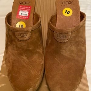 BNWT, Uggs ‘Abbie’ clogs, size 10